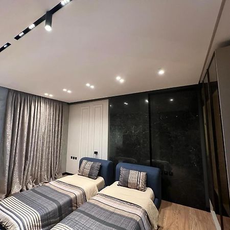 Remarkable Apartment Тирана Экстерьер фото