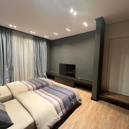Remarkable Apartment Тирана Экстерьер фото
